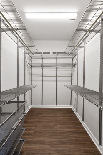 Large closets with customizable organizing systems
